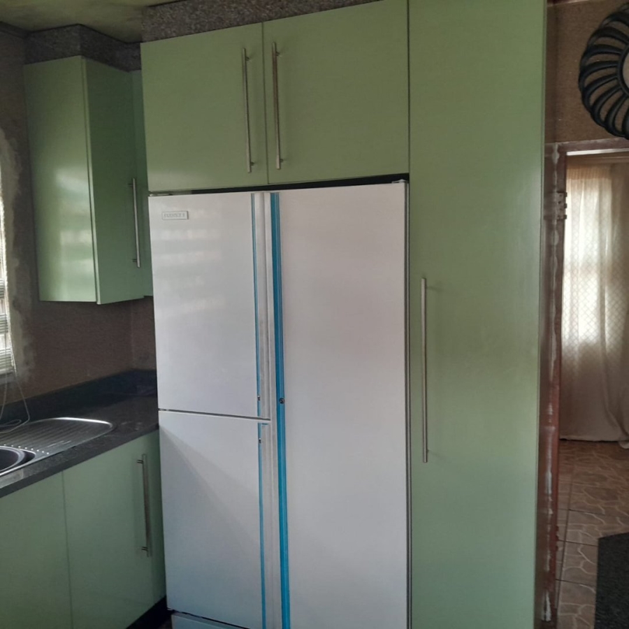 To Let  Bedroom Property for Rent in Naledi Gauteng