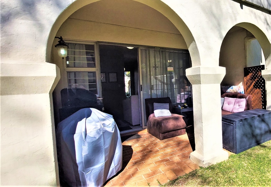 To Let 2 Bedroom Property for Rent in Bryanston Gauteng