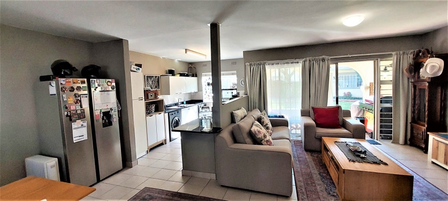 To Let 2 Bedroom Property for Rent in Bryanston Gauteng