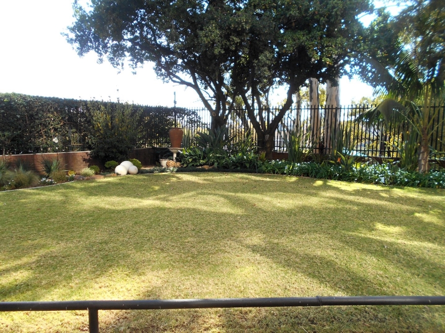 To Let 2 Bedroom Property for Rent in Groenkloof Gauteng