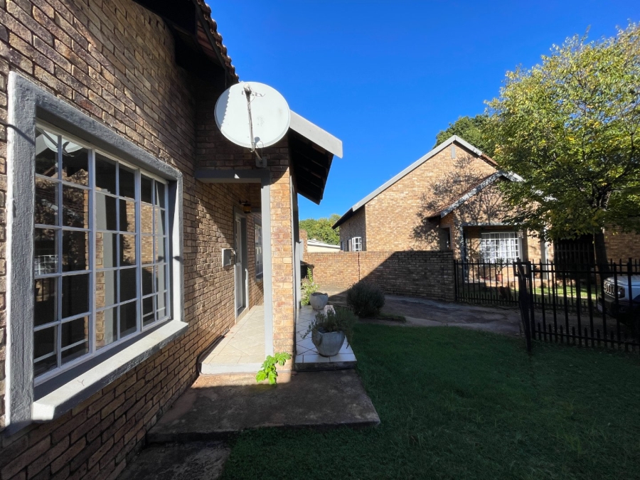 To Let 3 Bedroom Property for Rent in Lyttelton Manor Gauteng