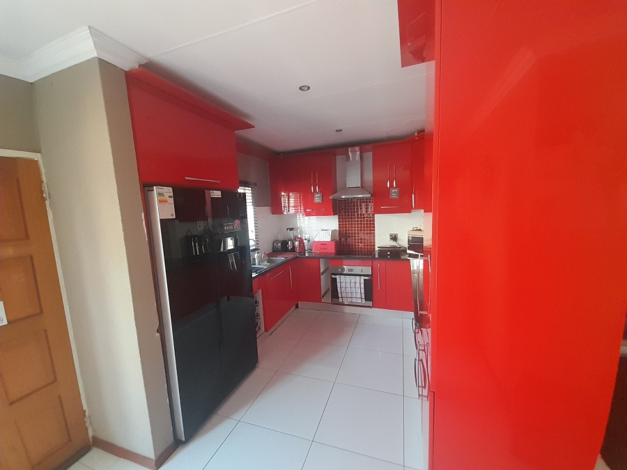 3 Bedroom Property for Sale in Annlin Gauteng