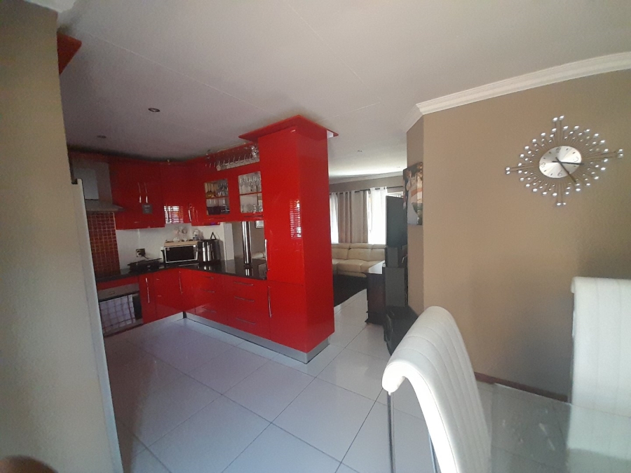 3 Bedroom Property for Sale in Annlin Gauteng