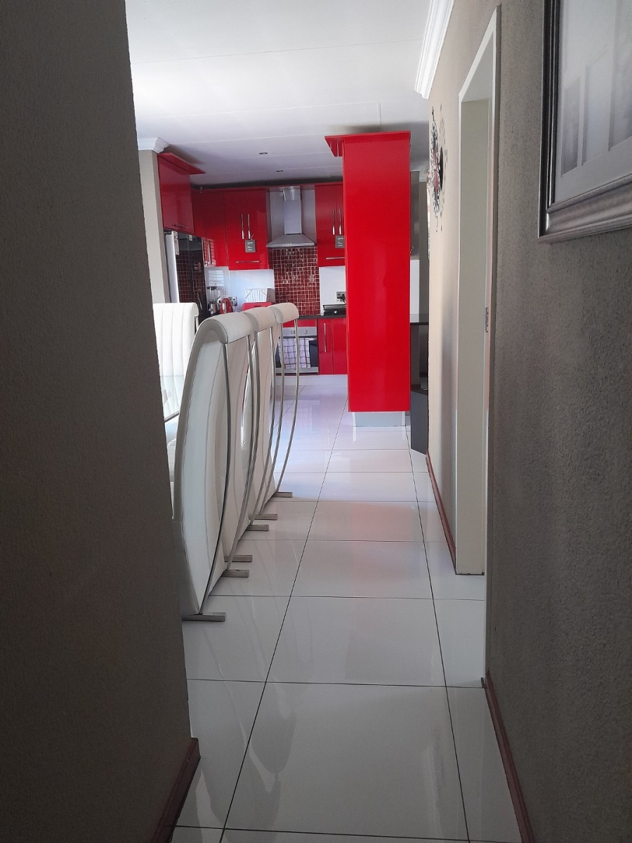 3 Bedroom Property for Sale in Annlin Gauteng