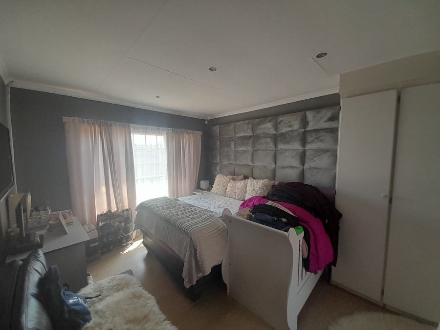 3 Bedroom Property for Sale in Annlin Gauteng