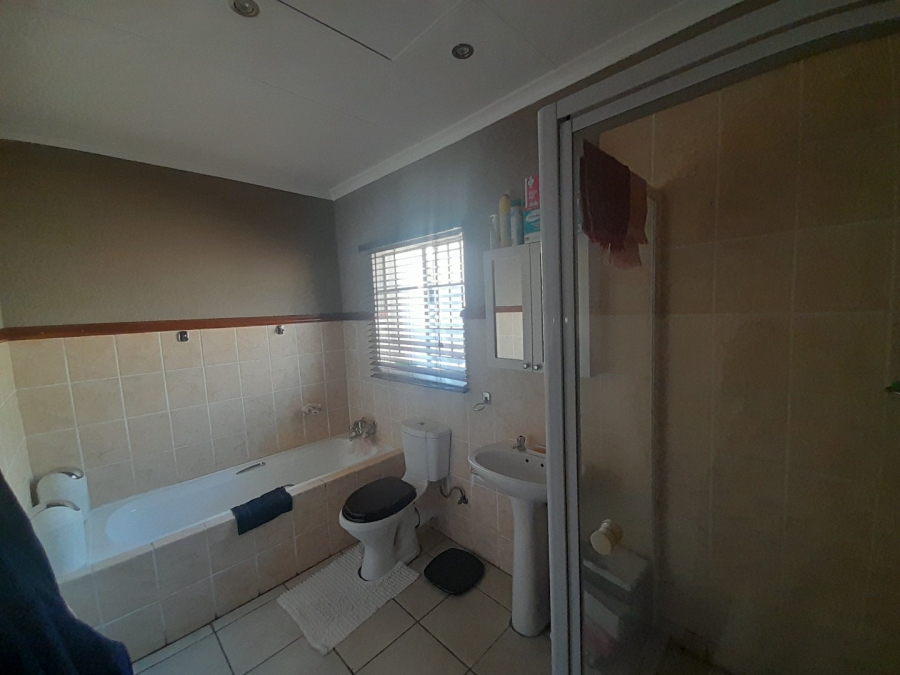 3 Bedroom Property for Sale in Annlin Gauteng