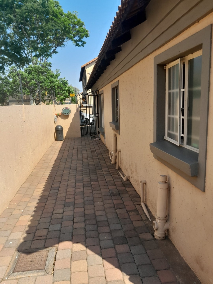 3 Bedroom Property for Sale in Annlin Gauteng