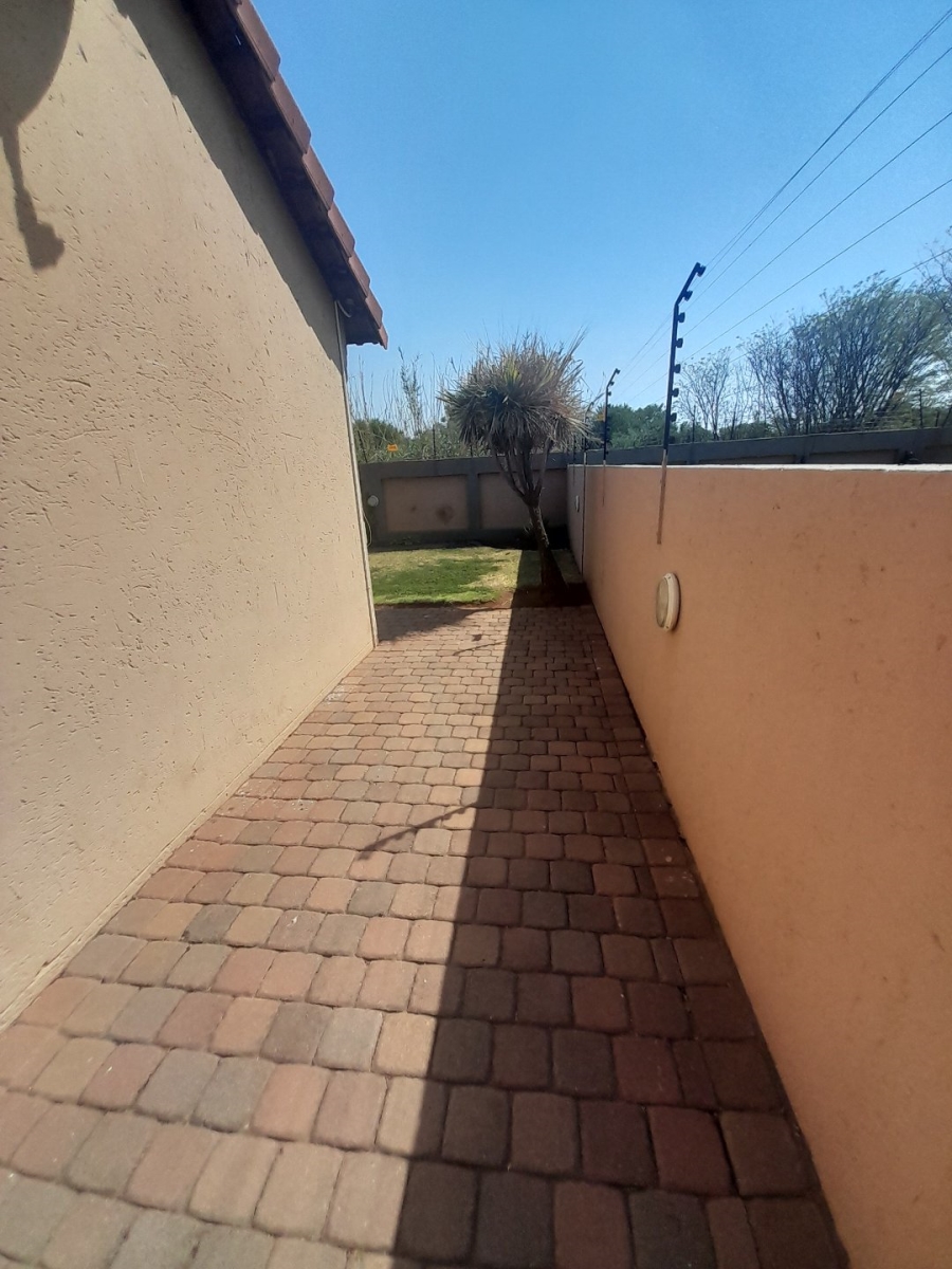 3 Bedroom Property for Sale in Annlin Gauteng