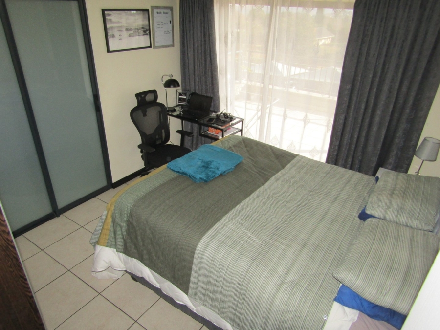 2 Bedroom Property for Sale in Oakdene Gauteng