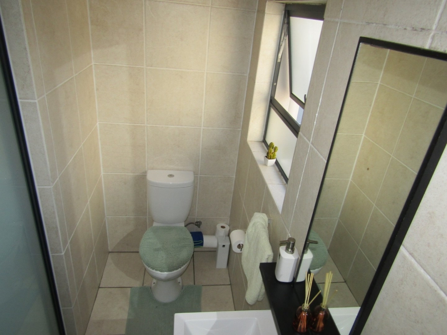 2 Bedroom Property for Sale in Oakdene Gauteng