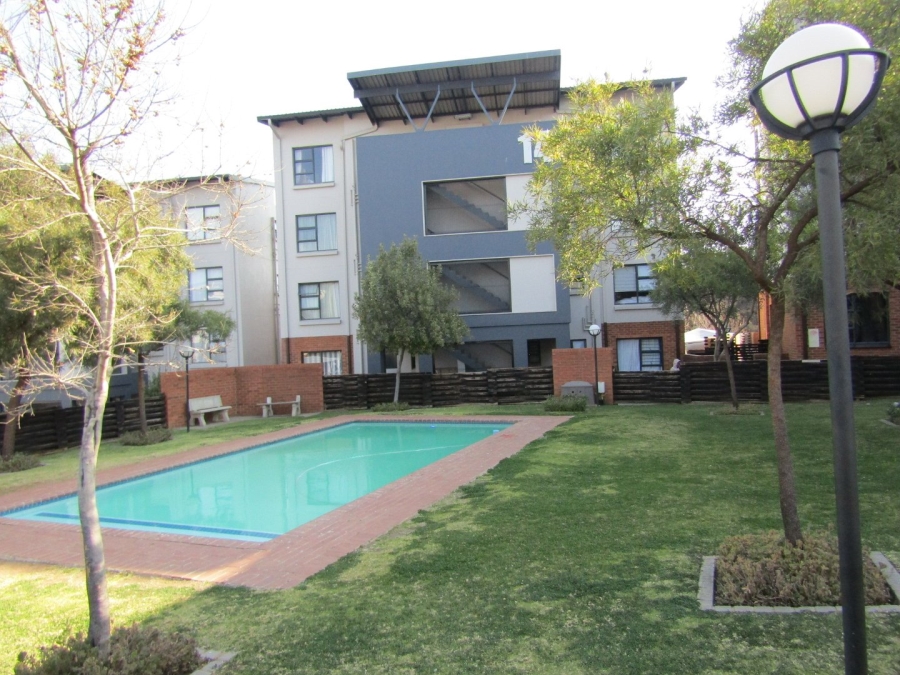 2 Bedroom Property for Sale in Oakdene Gauteng