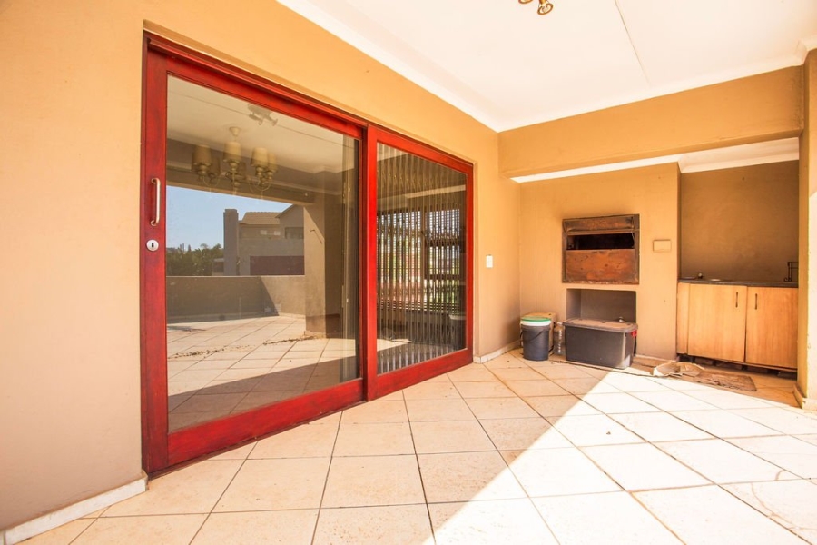 3 Bedroom Property for Sale in Sugar Bush Estate Gauteng