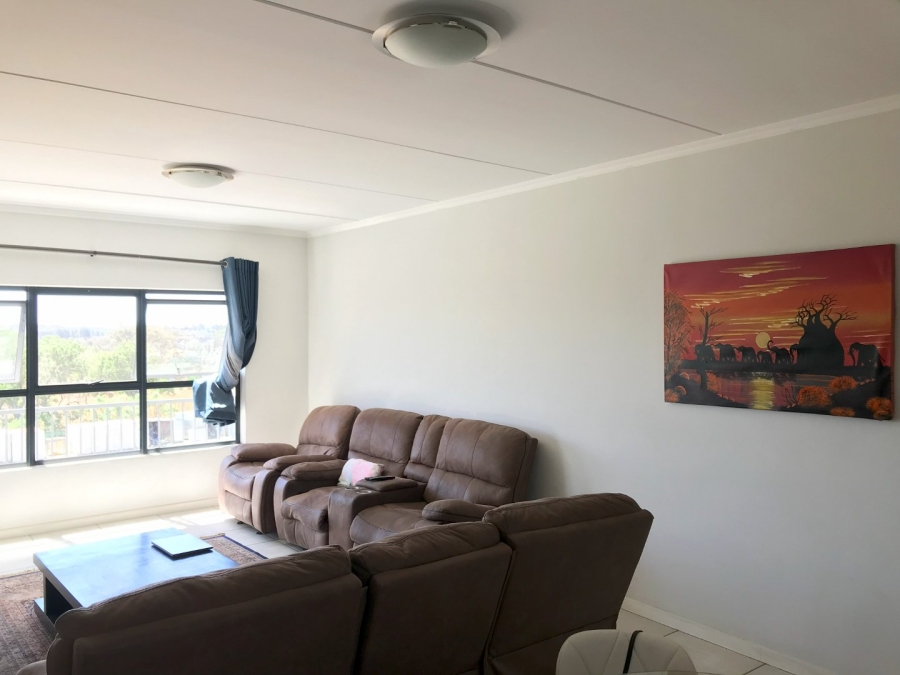 2 Bedroom Property for Sale in Crowthorne AH Gauteng