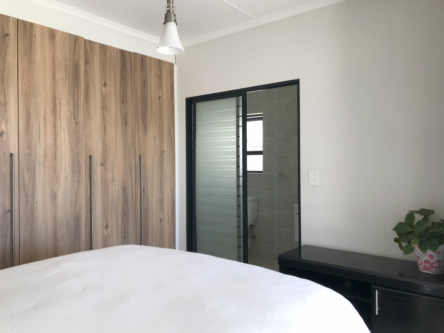 2 Bedroom Property for Sale in Crowthorne AH Gauteng