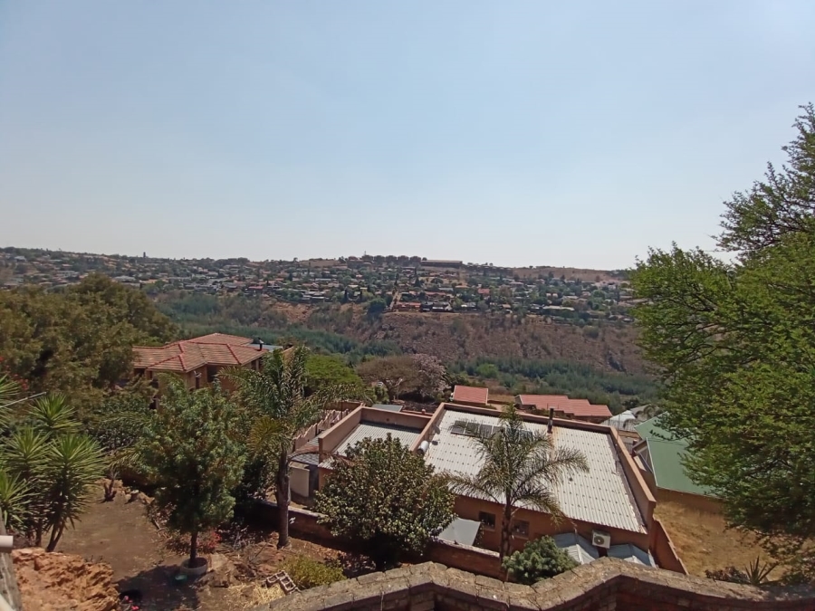 5 Bedroom Property for Sale in Kenmare Gauteng