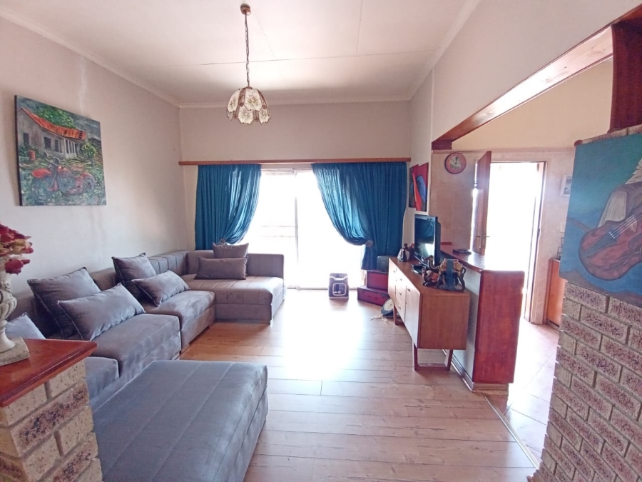 5 Bedroom Property for Sale in Kenmare Gauteng