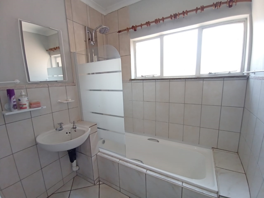 5 Bedroom Property for Sale in Kenmare Gauteng