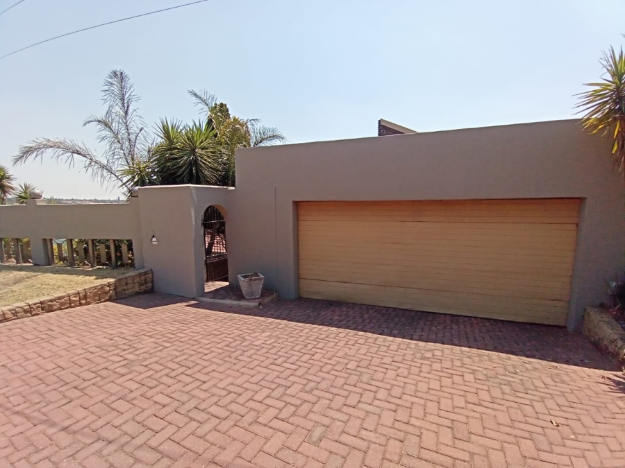 5 Bedroom Property for Sale in Kenmare Gauteng