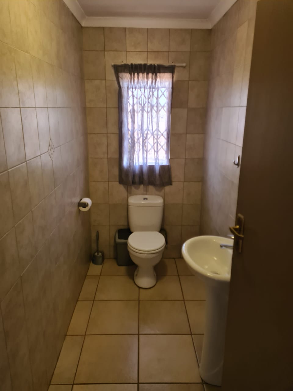 To Let 5 Bedroom Property for Rent in Gerardsville Gauteng