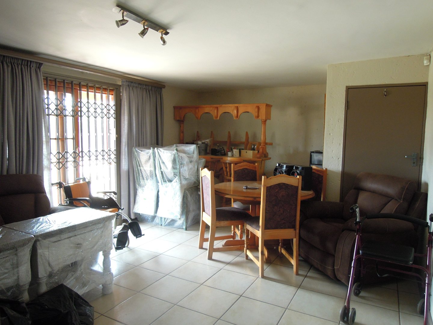 To Let 5 Bedroom Property for Rent in Gerardsville Gauteng