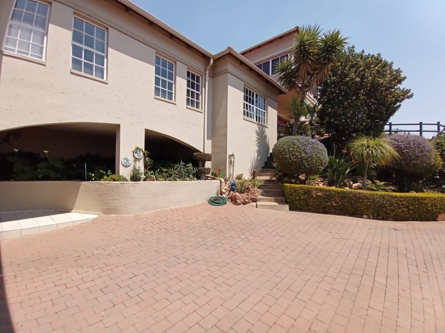 3 Bedroom Property for Sale in Noordheuwel Gauteng