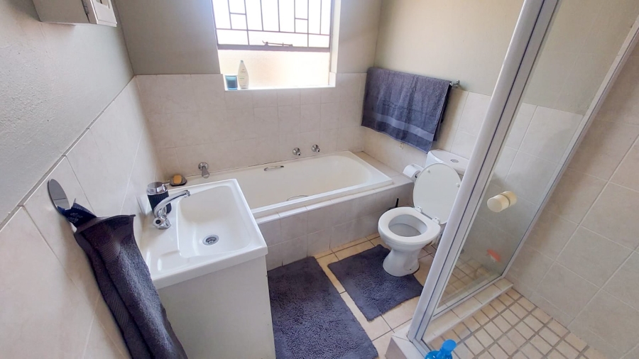 To Let 2 Bedroom Property for Rent in Wilgeheuwel Gauteng