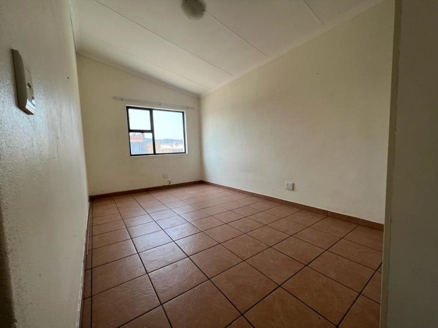 To Let 2 Bedroom Property for Rent in Fairland Gauteng