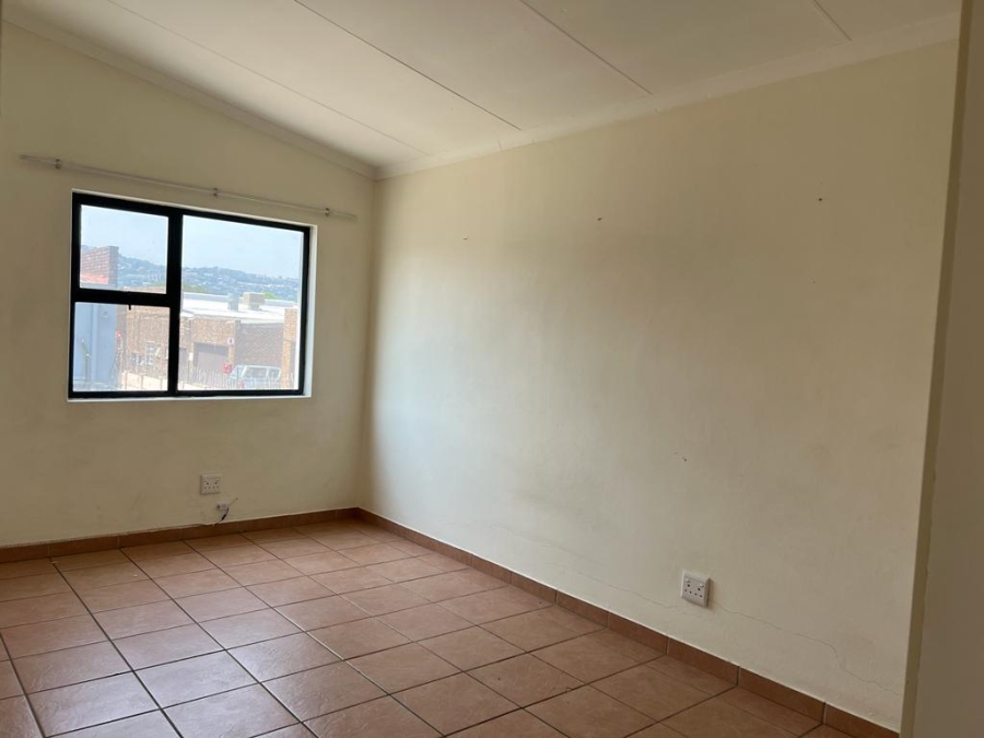 To Let 2 Bedroom Property for Rent in Fairland Gauteng