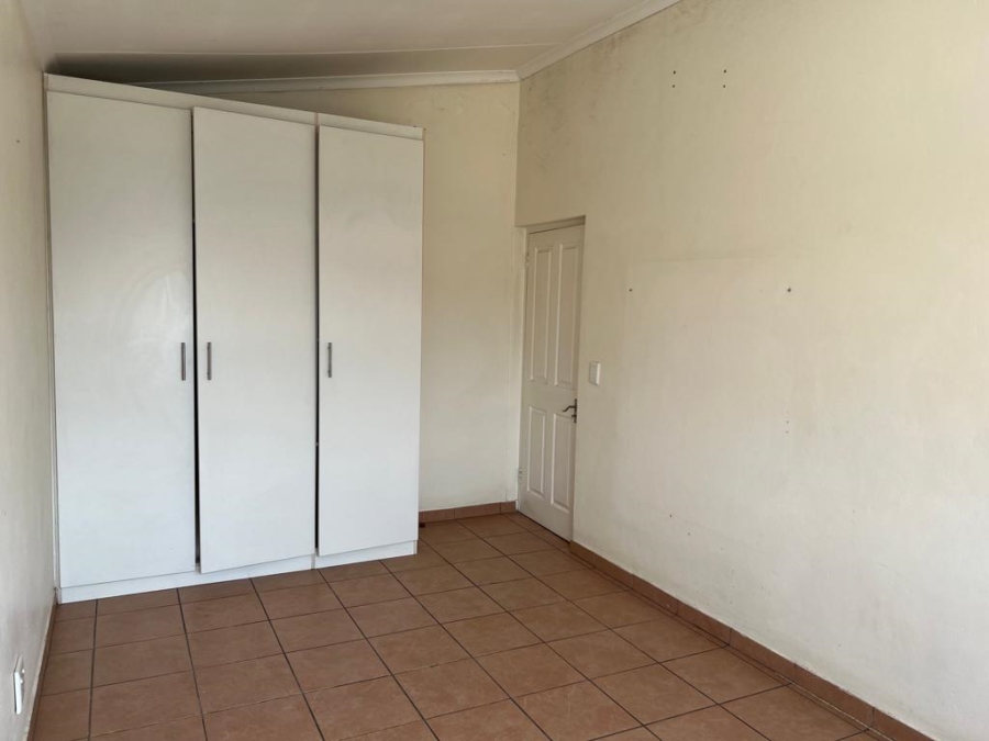 To Let 2 Bedroom Property for Rent in Fairland Gauteng