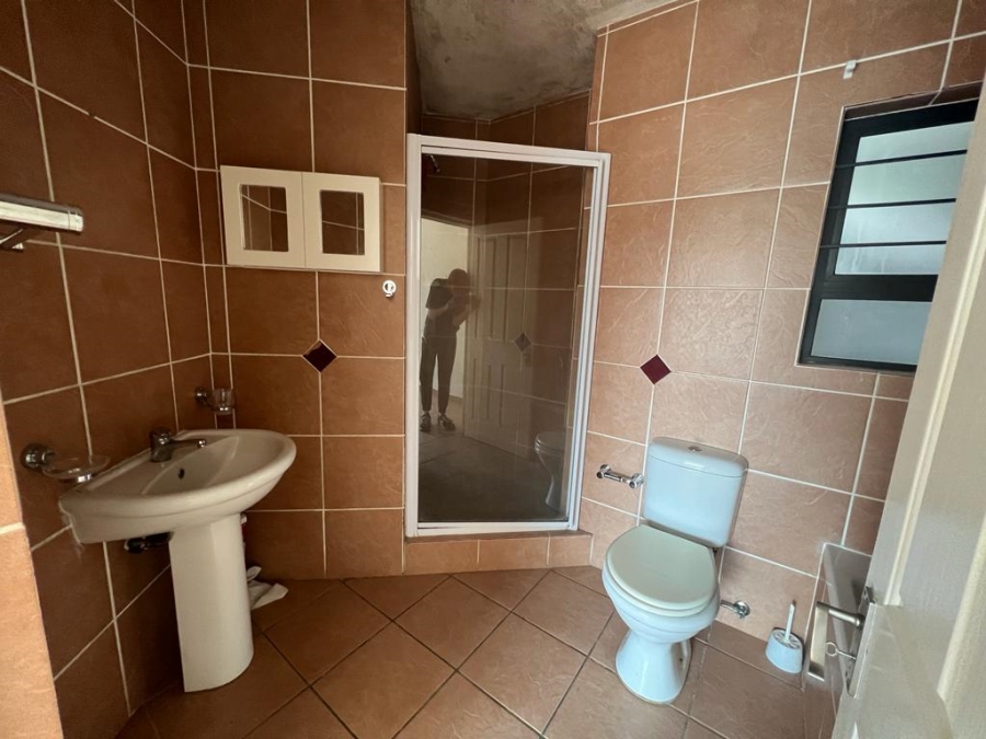 To Let 2 Bedroom Property for Rent in Fairland Gauteng