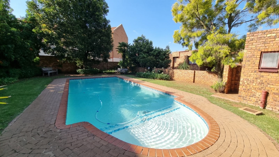 2 Bedroom Property for Sale in Zwartkop Gauteng