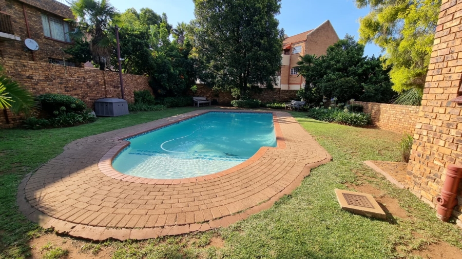 2 Bedroom Property for Sale in Zwartkop Gauteng