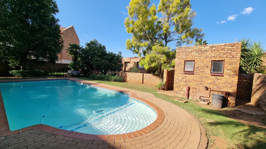 2 Bedroom Property for Sale in Zwartkop Gauteng