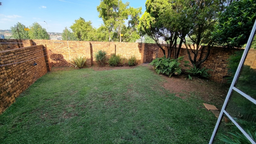 2 Bedroom Property for Sale in Zwartkop Gauteng