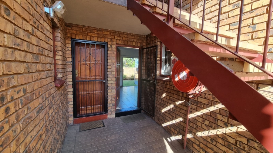 2 Bedroom Property for Sale in Zwartkop Gauteng