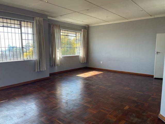 3 Bedroom Property for Sale in Linmeyer Gauteng