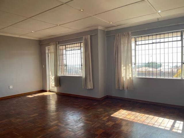 3 Bedroom Property for Sale in Linmeyer Gauteng