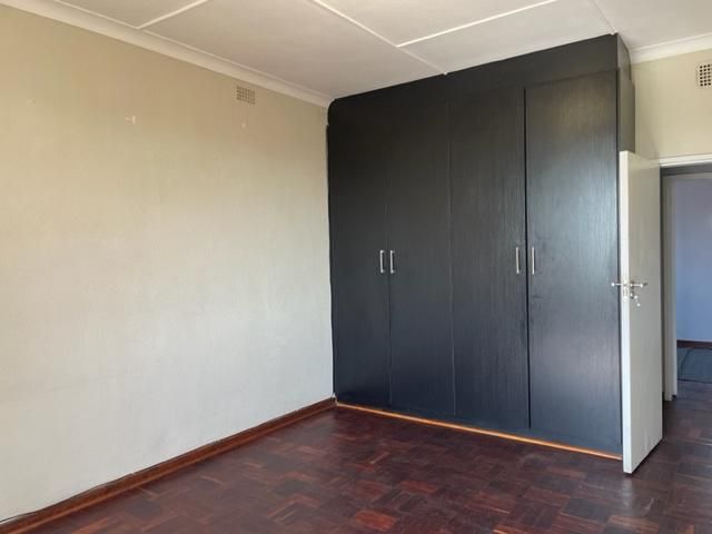 3 Bedroom Property for Sale in Linmeyer Gauteng