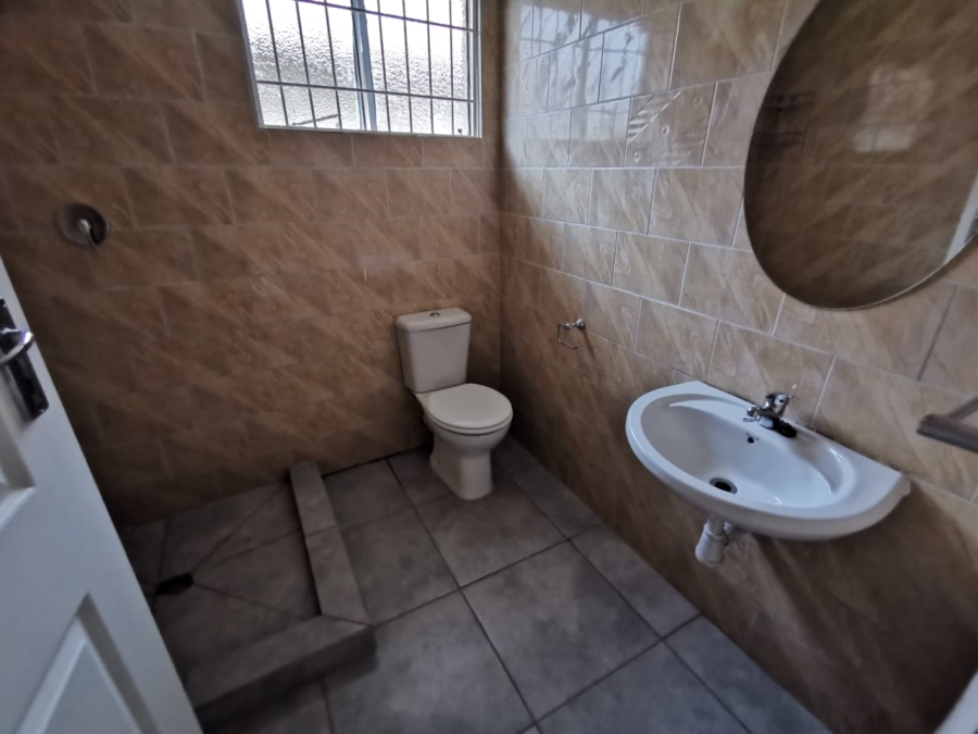 To Let 1 Bedroom Property for Rent in Rewlatch Gauteng