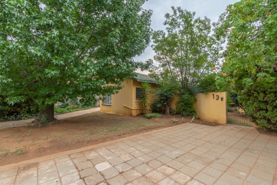 3 Bedroom Property for Sale in Bardene Gauteng