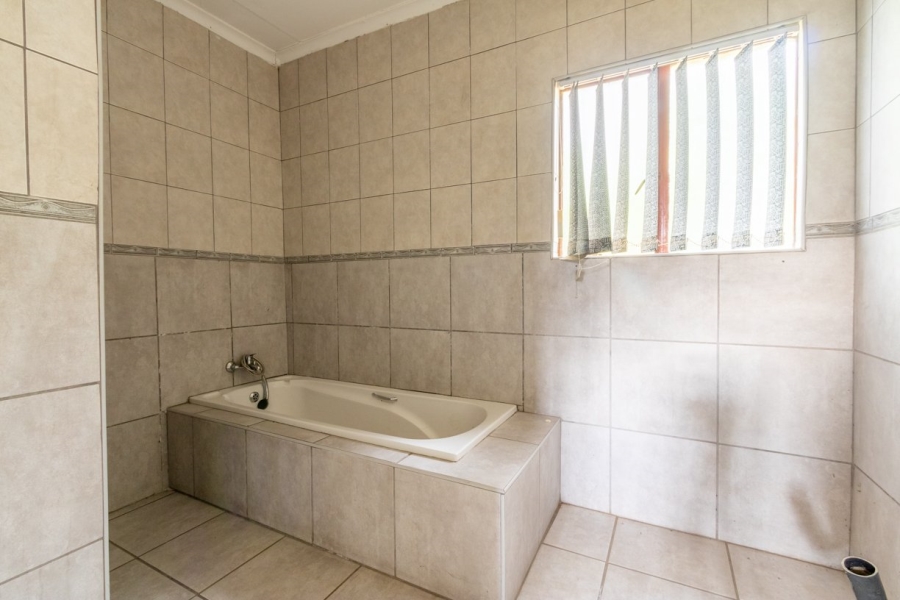 3 Bedroom Property for Sale in Bardene Gauteng