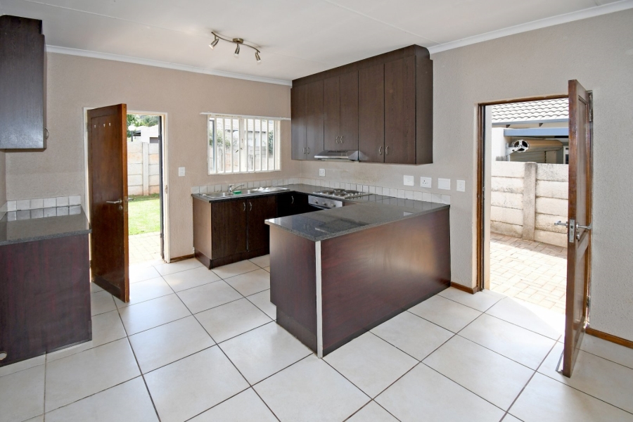 3 Bedroom Property for Sale in Amorosa Gauteng