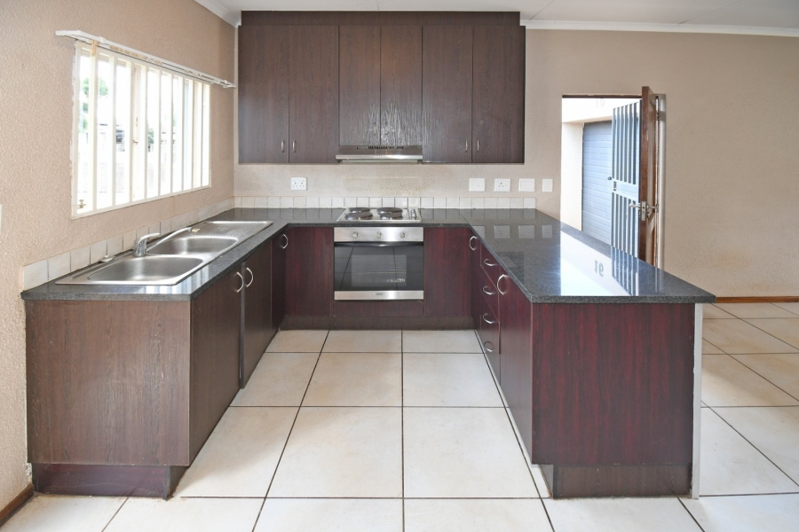 3 Bedroom Property for Sale in Amorosa Gauteng