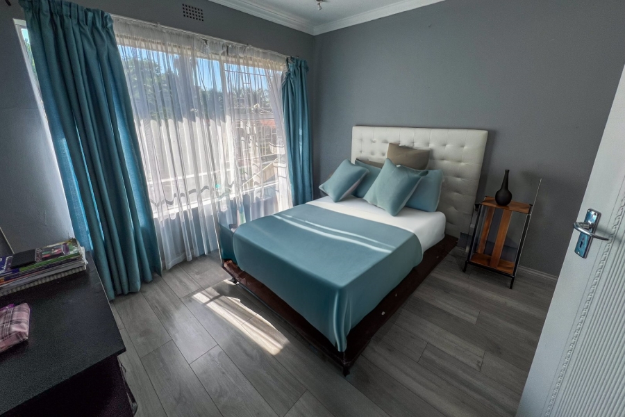 To Let 3 Bedroom Property for Rent in Glenvista Gauteng