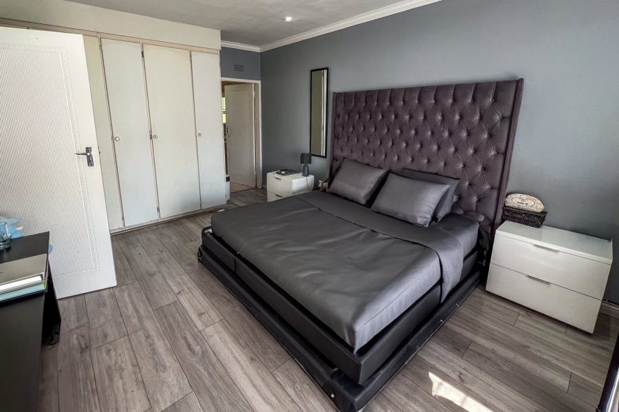 To Let 3 Bedroom Property for Rent in Glenvista Gauteng