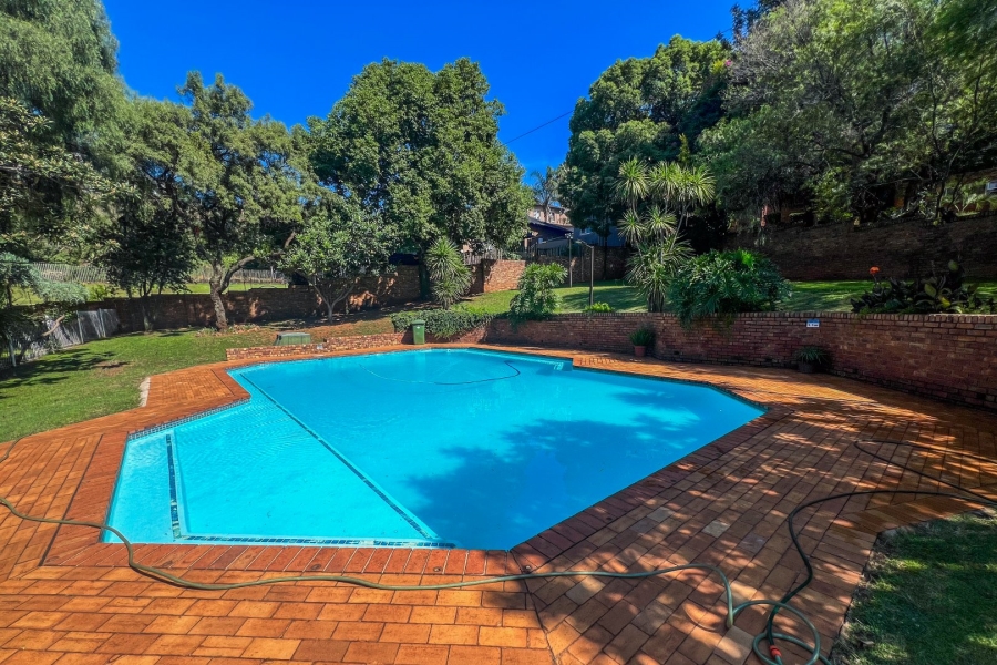 To Let 3 Bedroom Property for Rent in Glenvista Gauteng