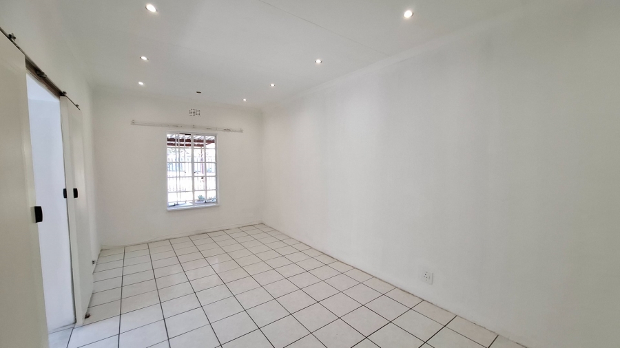 To Let 1 Bedroom Property for Rent in Florida Park Gauteng