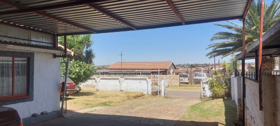 2 Bedroom Property for Sale in Lenasia South Gauteng