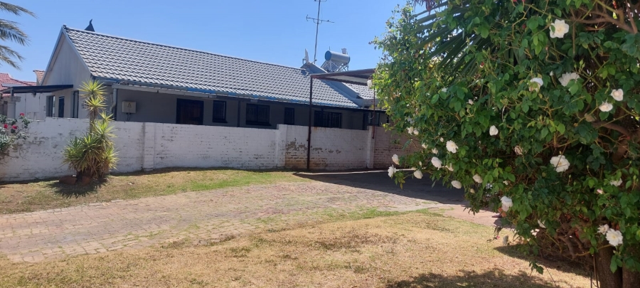 2 Bedroom Property for Sale in Lenasia South Gauteng