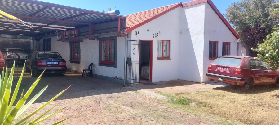 2 Bedroom Property for Sale in Lenasia South Gauteng